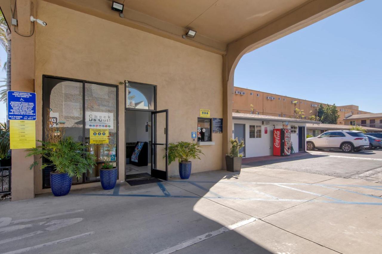 Anaheim Discovery Inn And Suites Esterno foto