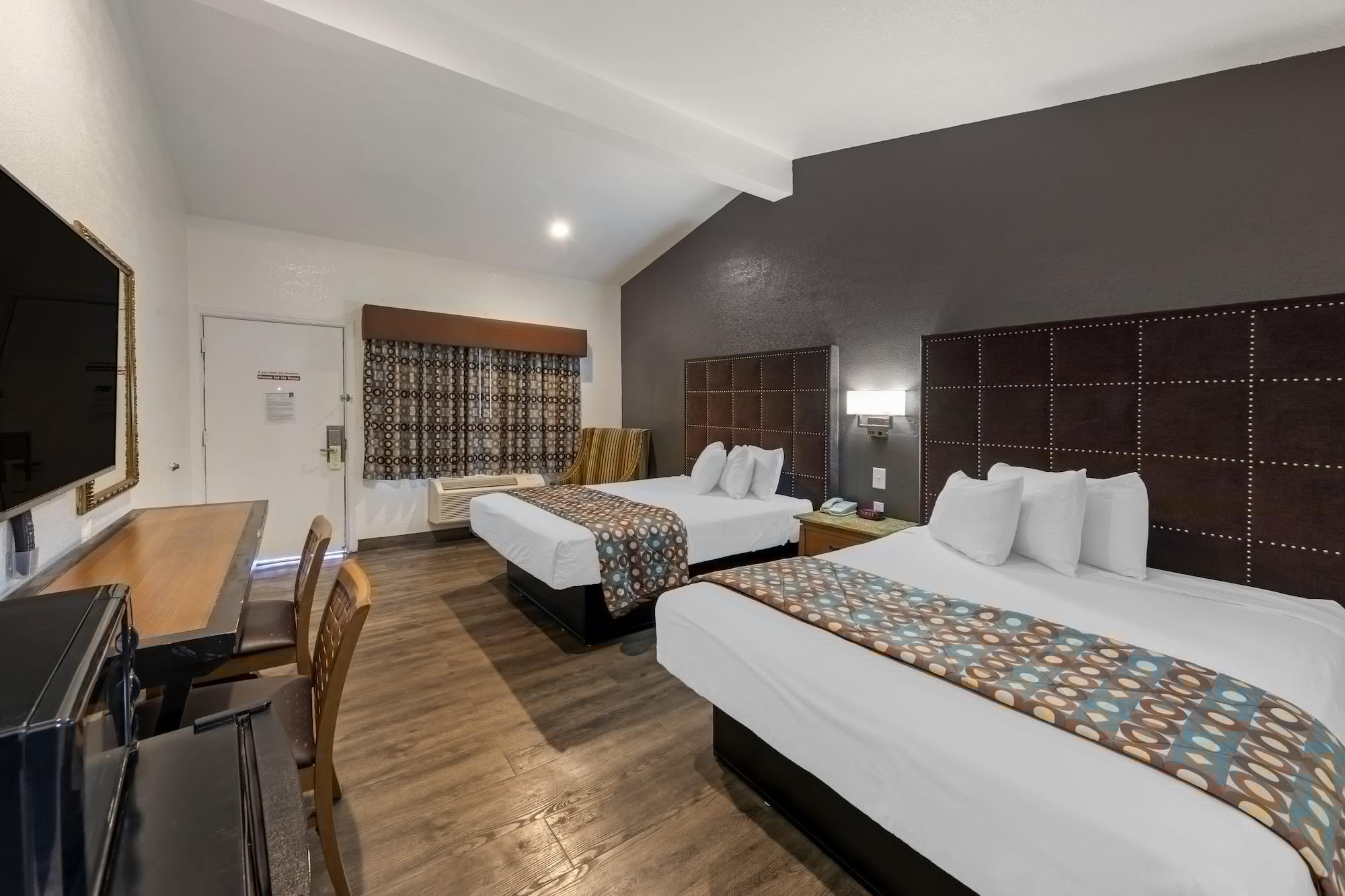 Anaheim Discovery Inn And Suites Esterno foto
