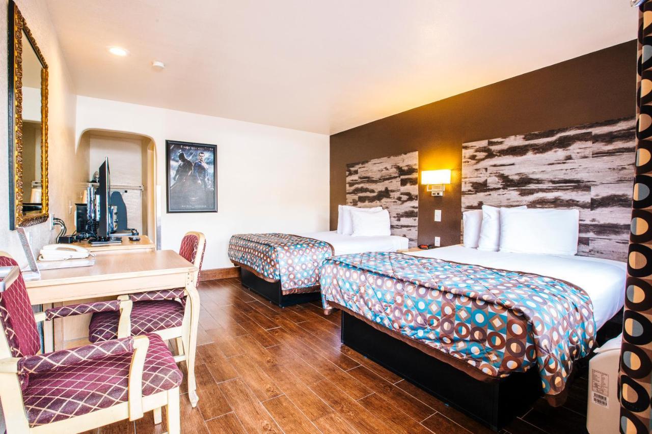 Anaheim Discovery Inn And Suites Esterno foto