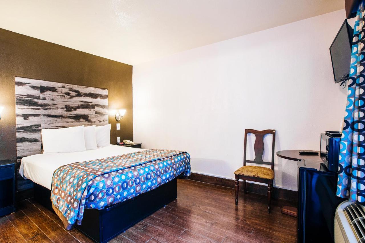Anaheim Discovery Inn And Suites Esterno foto