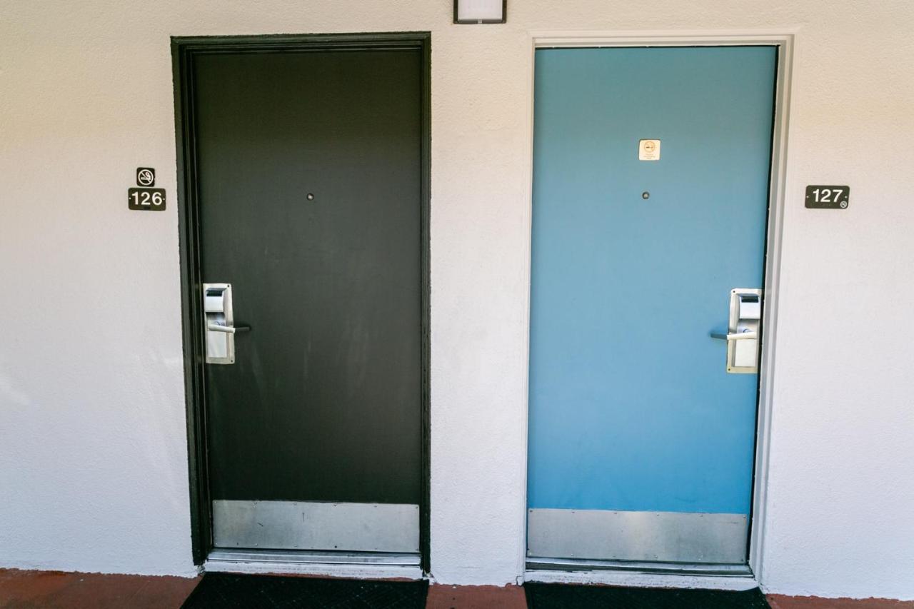 Anaheim Discovery Inn And Suites Esterno foto
