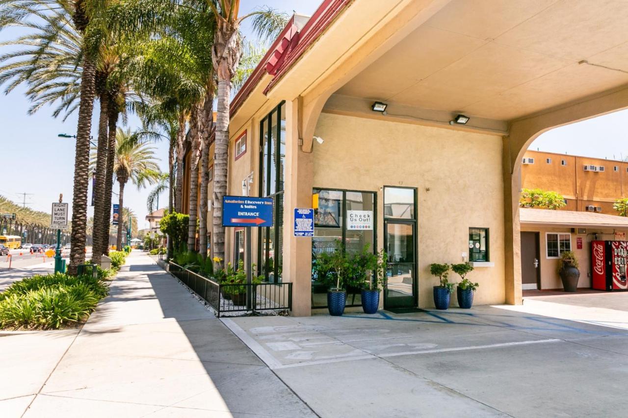 Anaheim Discovery Inn And Suites Esterno foto
