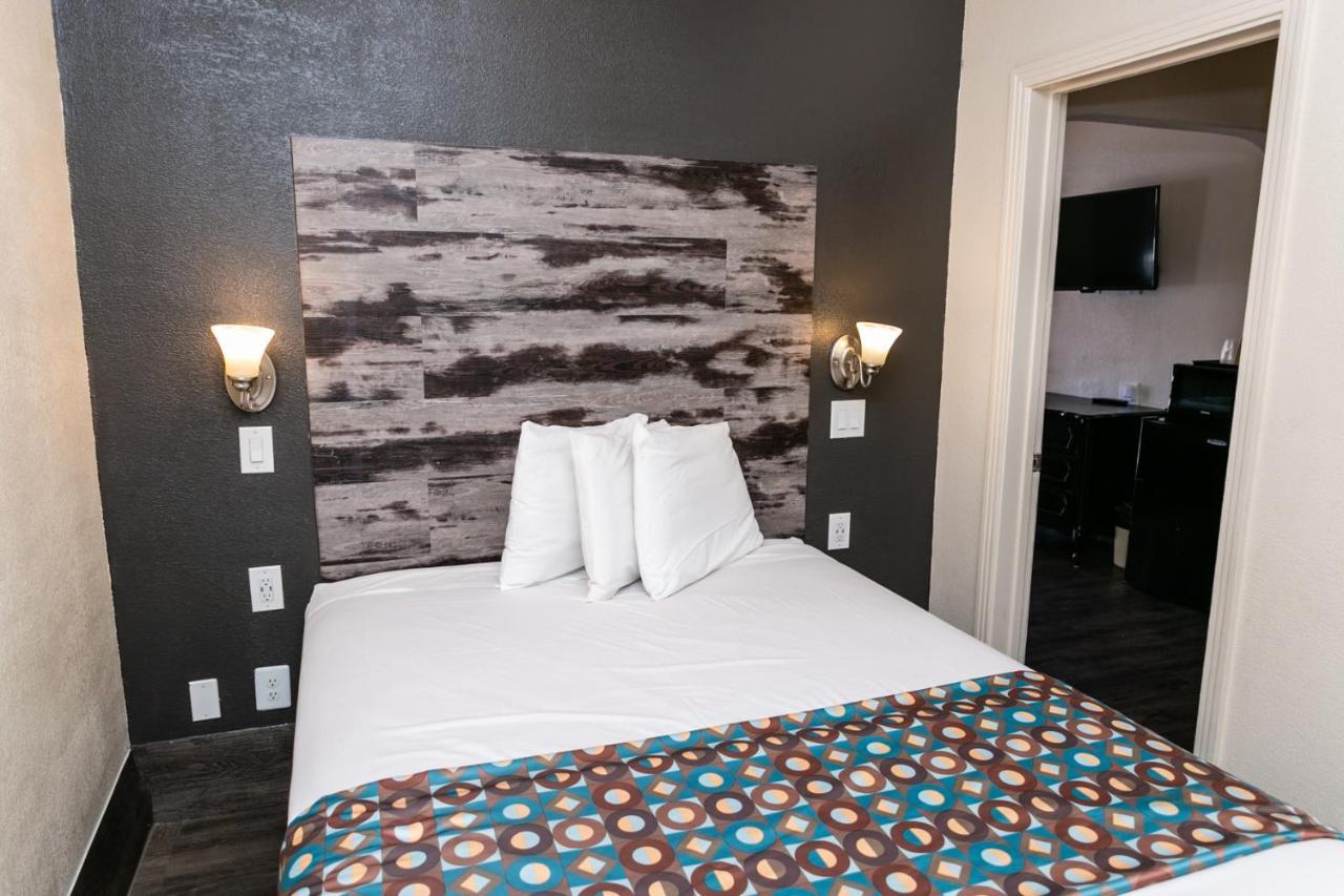 Anaheim Discovery Inn And Suites Esterno foto