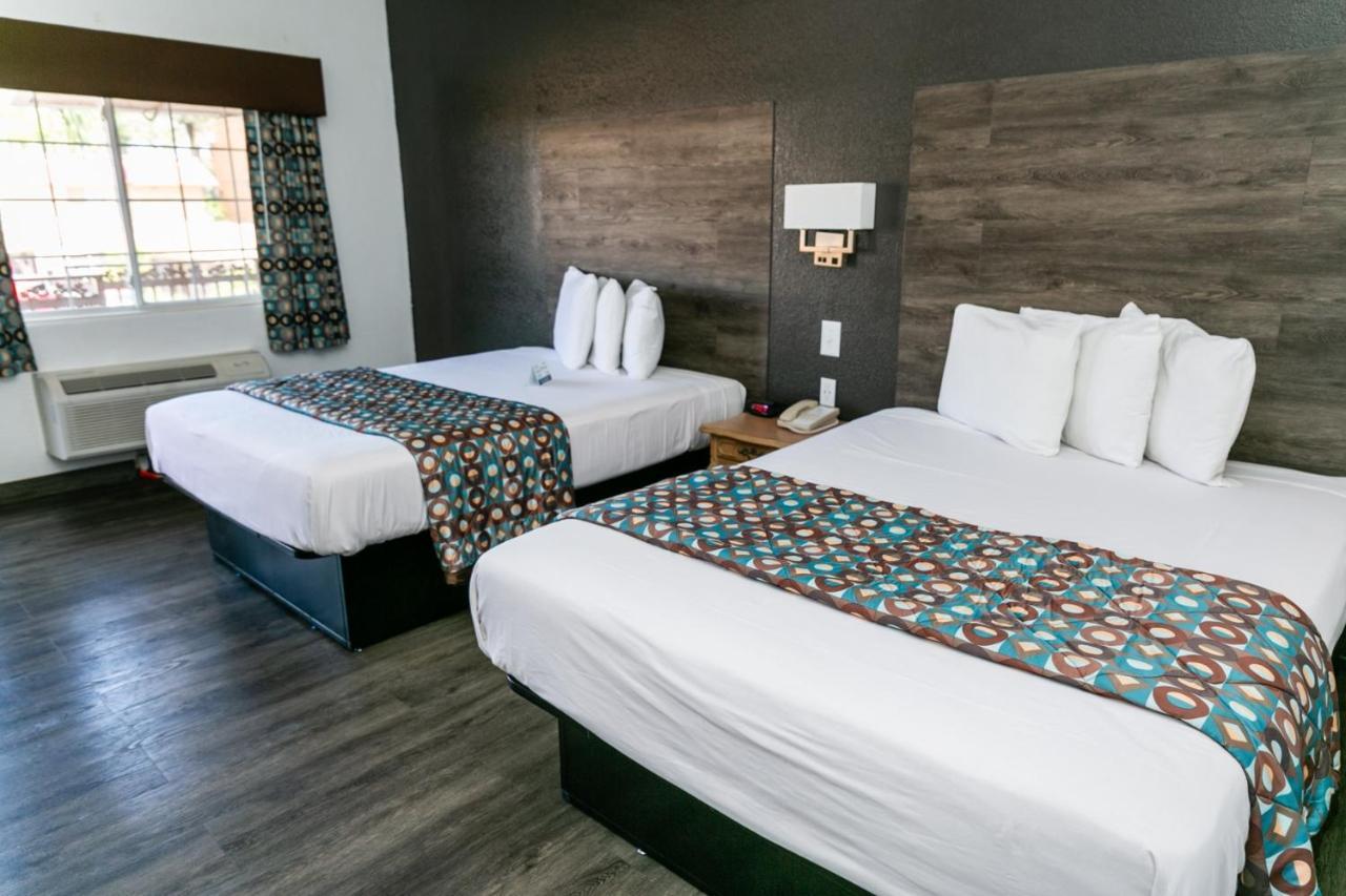 Anaheim Discovery Inn And Suites Esterno foto