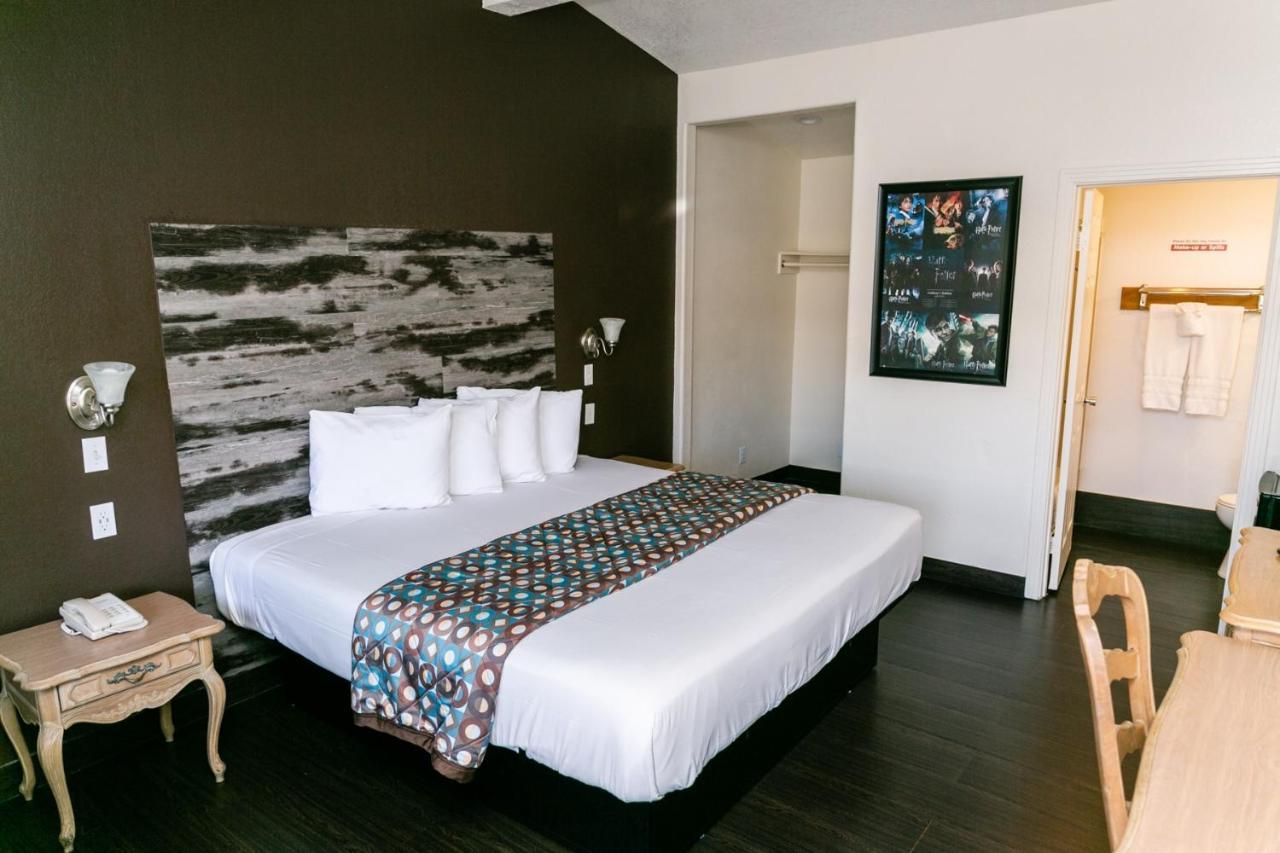 Anaheim Discovery Inn And Suites Esterno foto