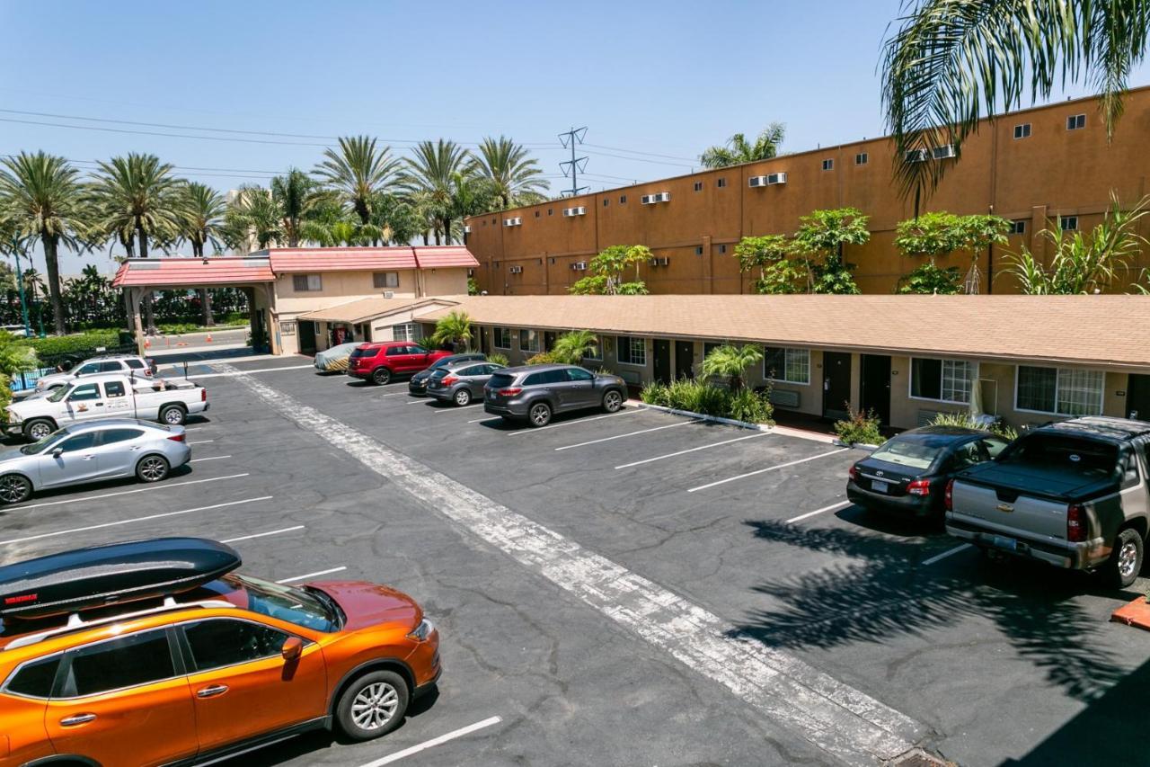 Anaheim Discovery Inn And Suites Esterno foto