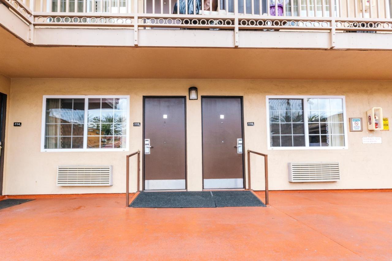 Anaheim Discovery Inn And Suites Esterno foto